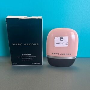 Marc Jacobs Shameless Foundation